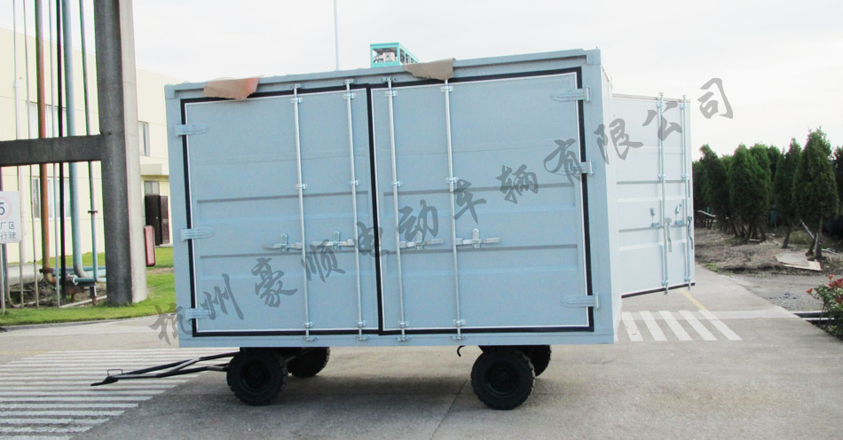 輕型平板拖車(chē)